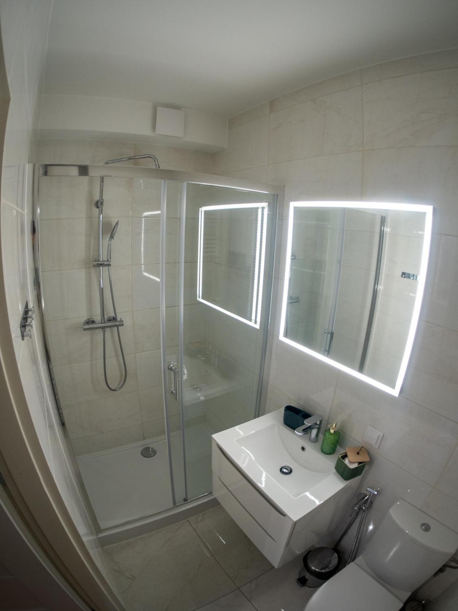Apartament Classic Comfort Aleja Nmp 8 - Free Parking Częstochowa Buitenkant foto